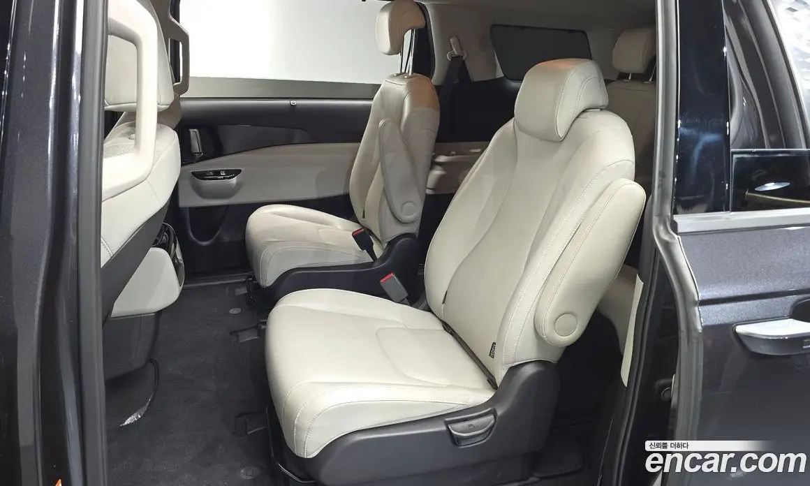 Kia Carnival 2023 3.5 автомат (гидро), фото 17