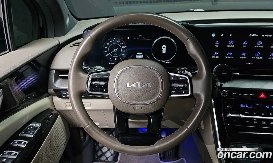 Kia Carnival 2023 3.5 автомат (гидро), фото 18