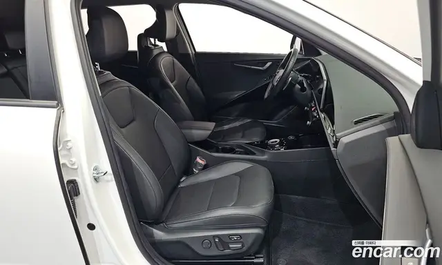 Kia Niro 2022 1.6 автомат (гидро), миниатюра 12