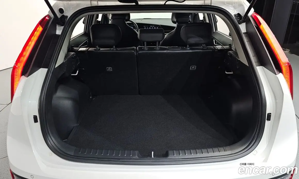 Kia Niro 2022 1.6 автомат (гидро), фото 20