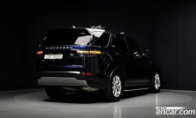 Land Rover Discovery 2018 2.0 автомат (гидро), миниатюра 2