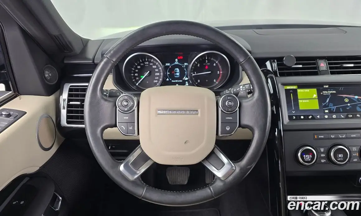 Land Rover Discovery 2018 2.0 автомат (гидро), фото 13