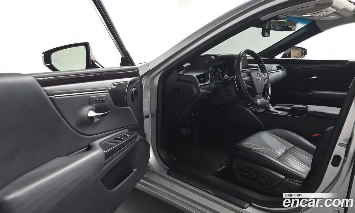 Lexus ES 2019 2.5 автомат (гидро), фото 13 Lexus ES 2019 2.5 автомат (гидро), фото 13