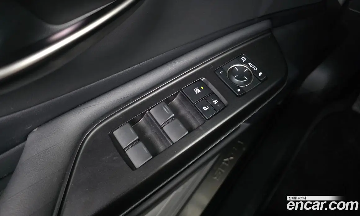Lexus ES 2019 2.5 автомат (гидро), фото 28 Lexus ES 2019 2.5 автомат (гидро), фото 28