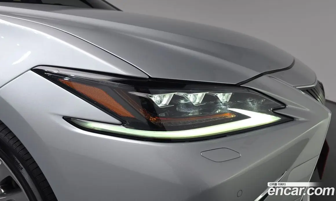 Lexus ES 2019 2.5 автомат (гидро), фото 8 Lexus ES 2019 2.5 автомат (гидро), фото 8