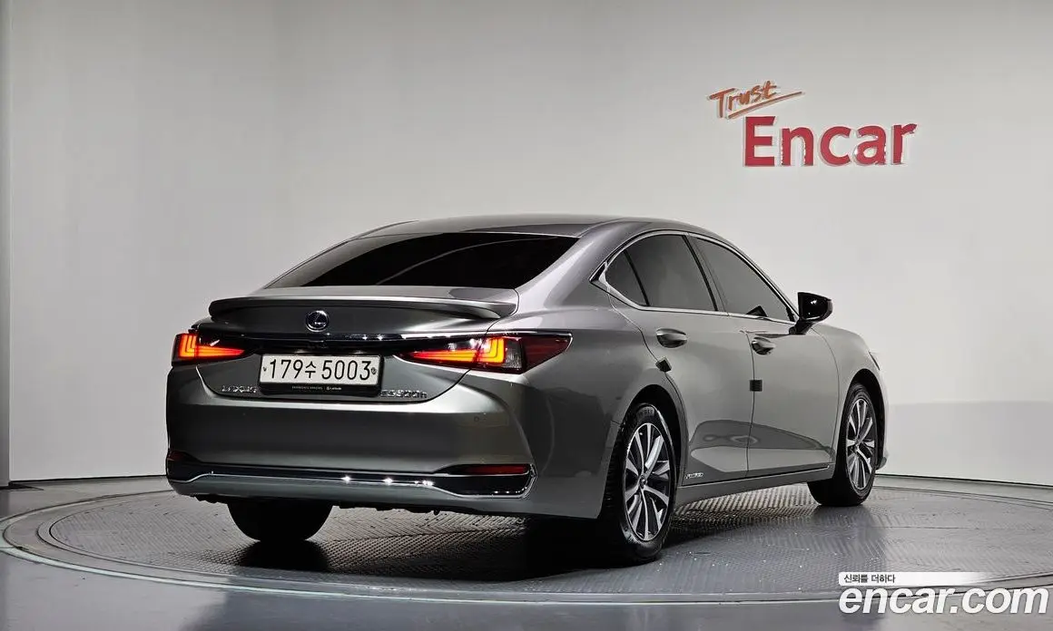 Lexus ES 2019 2.5 автомат (гидро), фото 2 Lexus ES 2019 2.5 автомат (гидро), фото 2