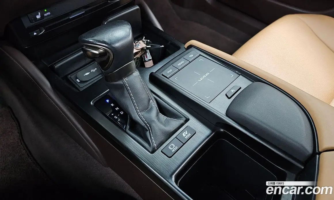 Lexus ES 2019 2.5 автомат (гидро), фото 12 Lexus ES 2019 2.5 автомат (гидро), фото 12