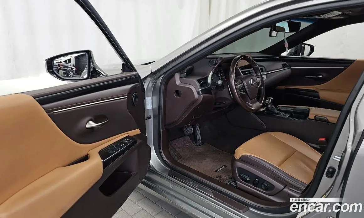 Lexus ES 2019 2.5 автомат (гидро), фото 13 Lexus ES 2019 2.5 автомат (гидро), фото 13