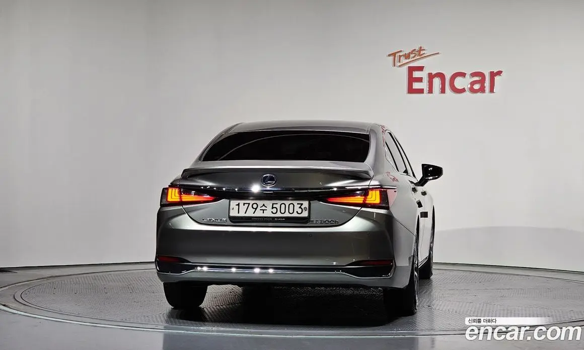 Lexus ES 2019 2.5 автомат (гидро), фото 4 Lexus ES 2019 2.5 автомат (гидро), фото 4