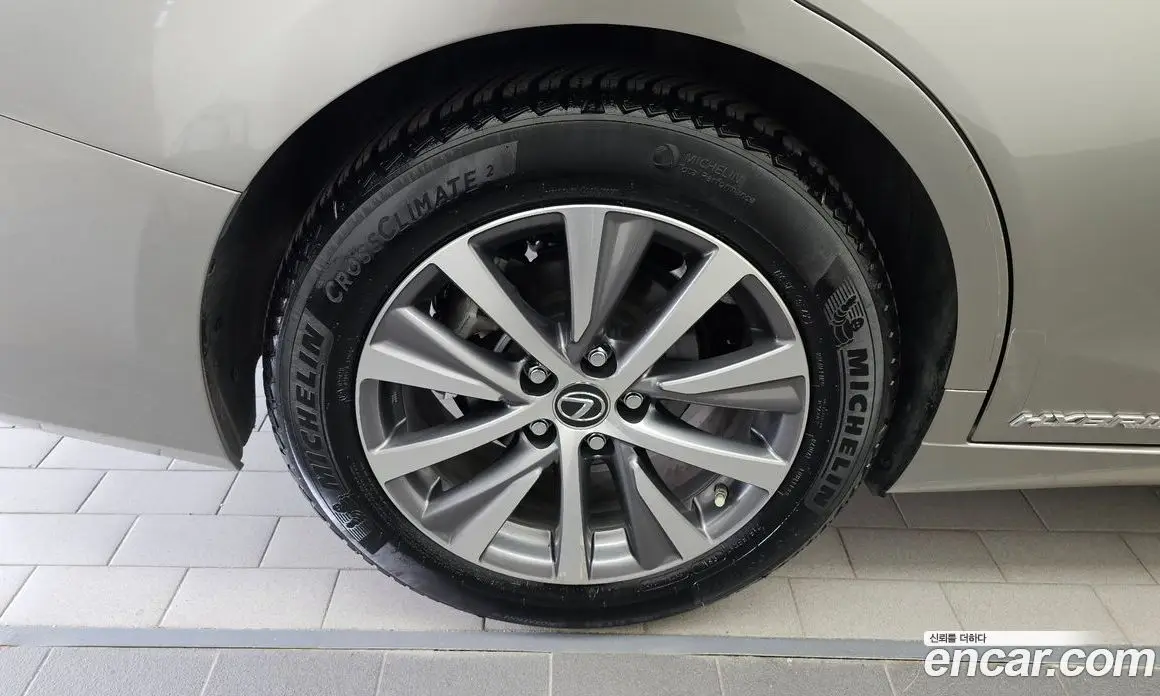 Lexus ES 2019 2.5 автомат (гидро), фото 5 Lexus ES 2019 2.5 автомат (гидро), фото 5