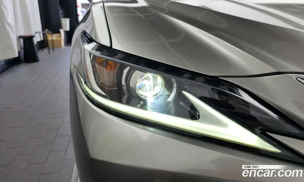 Lexus ES 2019 2.5 автомат (гидро), фото 8 Lexus ES 2019 2.5 автомат (гидро), фото 8