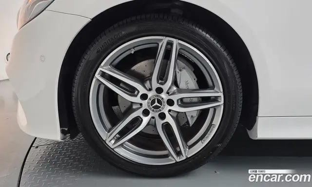 Mercedes-Benz E-Class 2018 1.9 гидро, миниатюра 4 Mercedes-Benz E-Class 2018 1.9 гидро, миниатюра 4