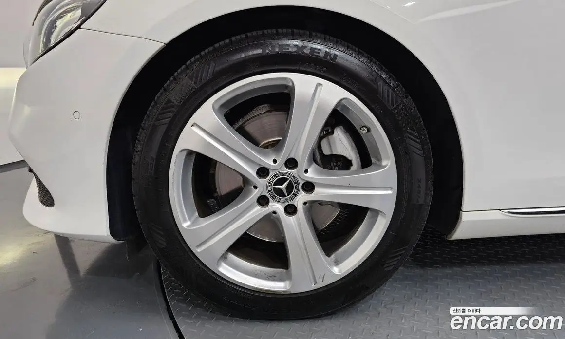 Mercedes-Benz E-Class 2018 2.0 гидро, фото 5 Mercedes-Benz E-Class 2018 2.0 гидро, фото 5
