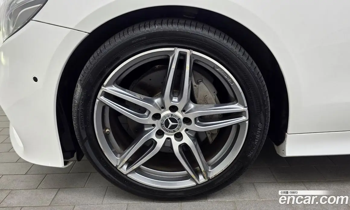 Mercedes-Benz E-Class 2018 1.9 гидро, фото 5 Mercedes-Benz E-Class 2018 1.9 гидро, фото 5