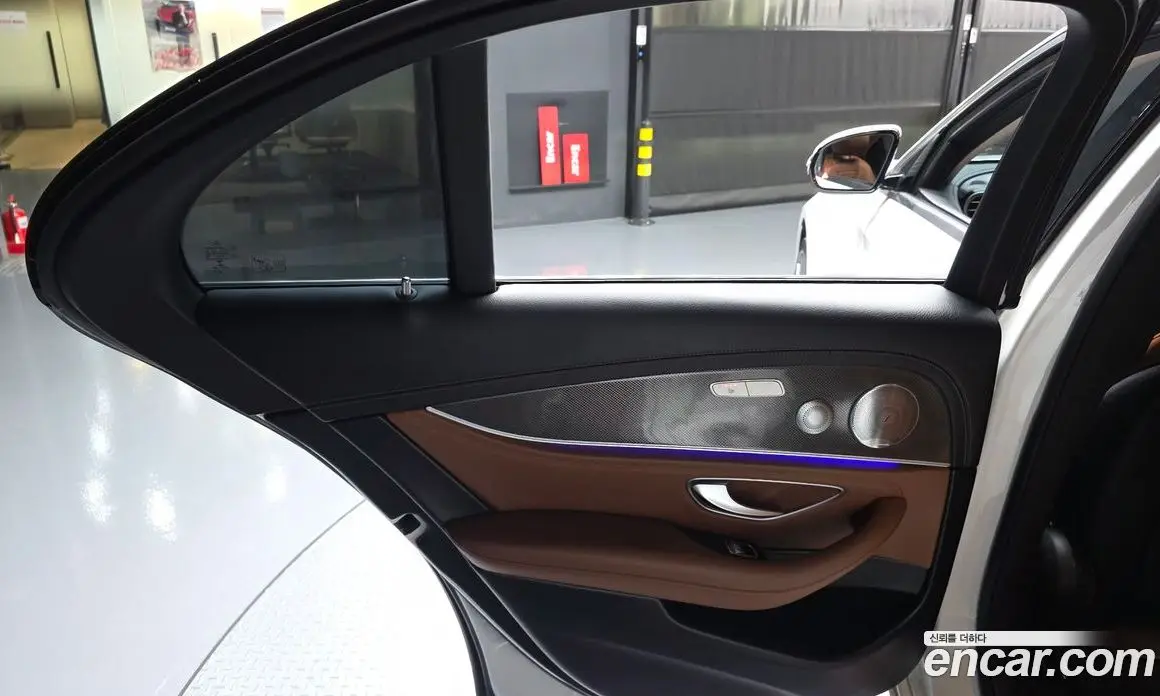 Mercedes-Benz E-Class 2019 2.0 гидро, фото 15 Mercedes-Benz E-Class 2019 2.0 гидро, фото 15