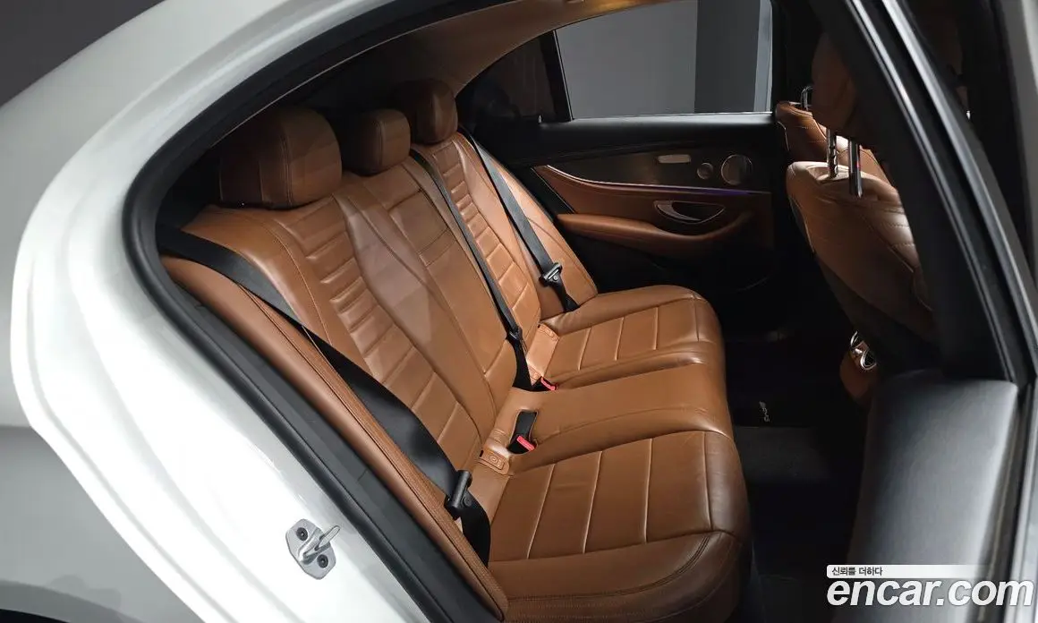 Mercedes-Benz E-Class 2019 2.0 гидро, фото 18 Mercedes-Benz E-Class 2019 2.0 гидро, фото 18