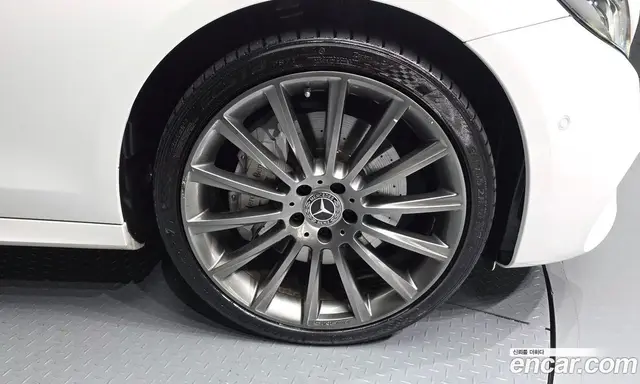Mercedes-Benz E-Class 2019 2.0 гидро, миниатюра 7 Mercedes-Benz E-Class 2019 2.0 гидро, миниатюра 7