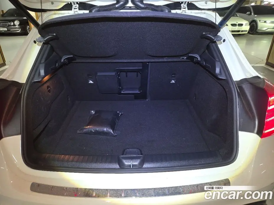 Mercedes-Benz GLA-Class 2017 2.0 гидро, фото 4 Mercedes-Benz GLA-Class 2017 2.0 гидро, фото 4