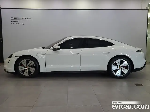 Porsche Taycan 2022 0.1 автомат (гидро), миниатюра 11