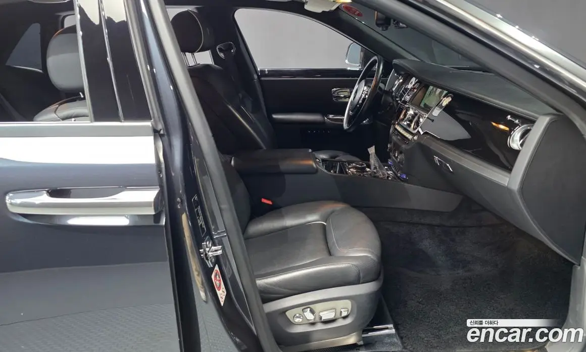 Rolls-Royce Ghost 2016 6.6 автомат (гидро), фото 11 Rolls-Royce Ghost 2016 6.6 автомат (гидро), фото 11