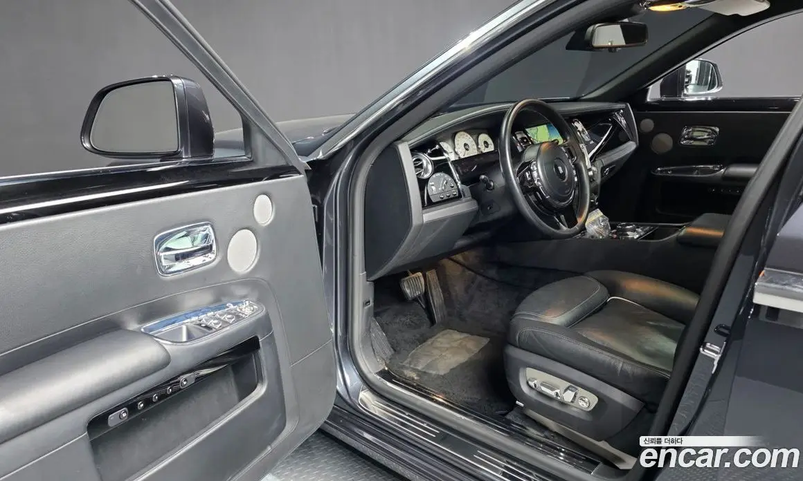Rolls-Royce Ghost 2016 6.6 автомат (гидро), фото 10 Rolls-Royce Ghost 2016 6.6 автомат (гидро), фото 10