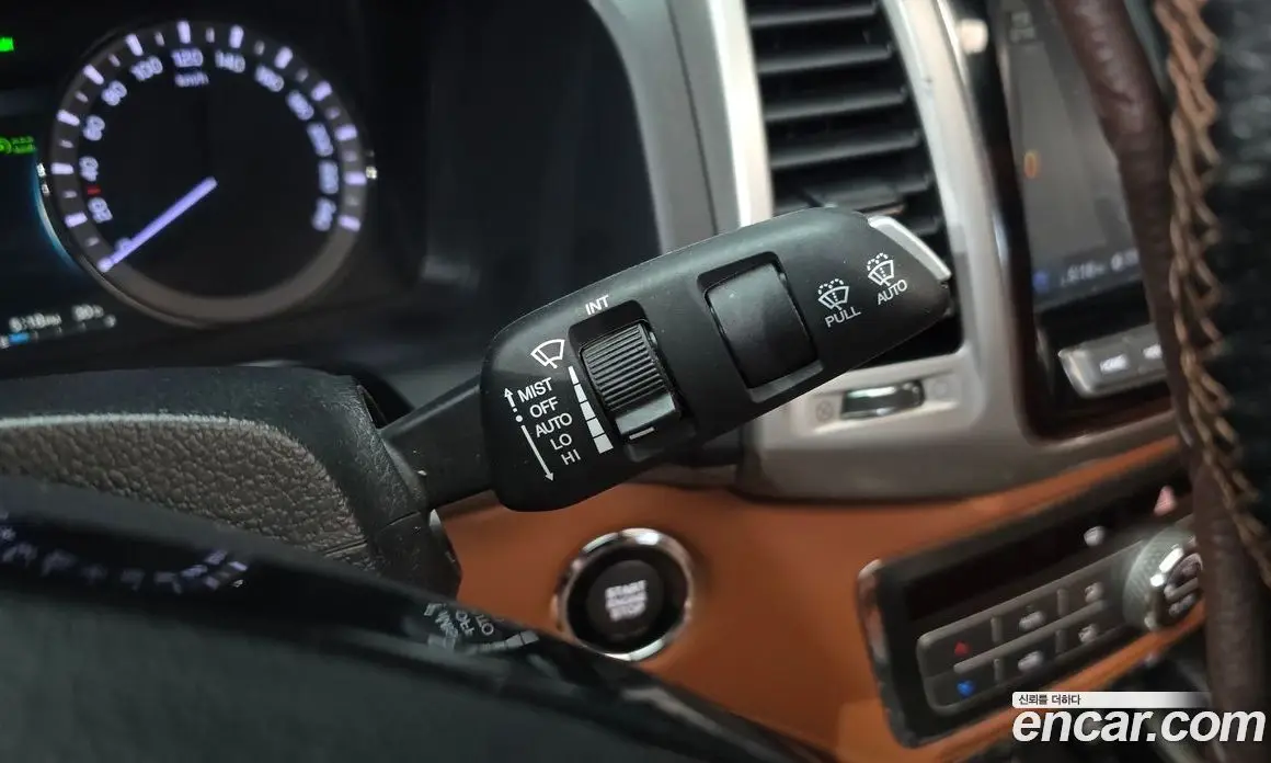 SsangYong Rexton 2018 2.2 автомат (гидро), фото 16