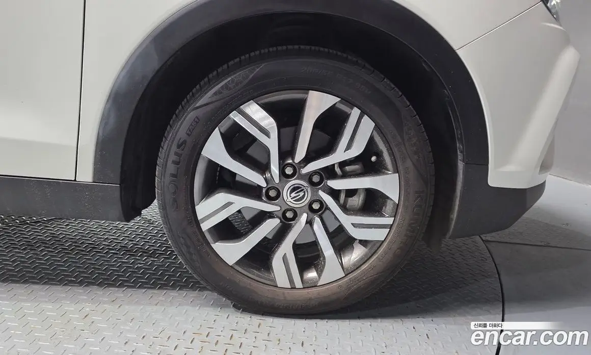 SsangYong TIBOLI 2019 1.6 автомат (гидро), фото 7