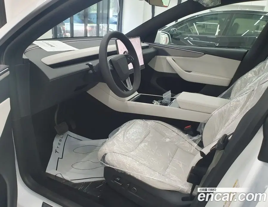 Tesla Model Y 2026 3.0 автомат (гидро), фото 5 Tesla Model Y 2026 3.0 автомат (гидро), фото 5