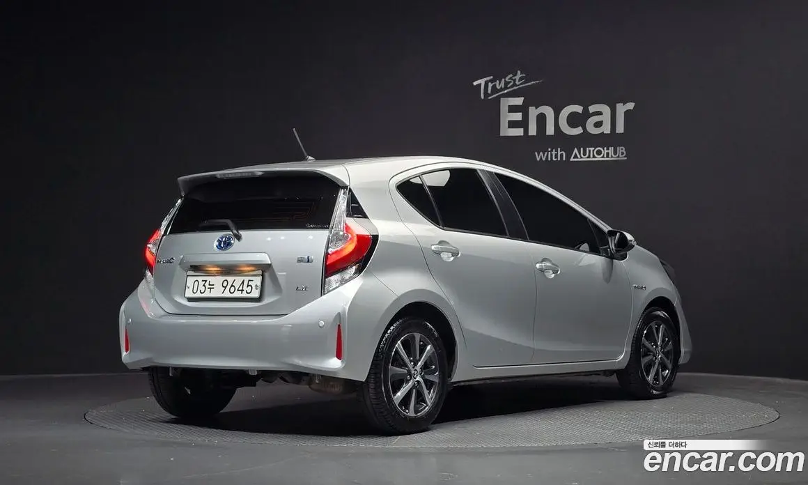 Toyota Prius 2019 1.5 автомат (гидро), фото 2 Toyota Prius 2019 1.5 автомат (гидро), фото 2