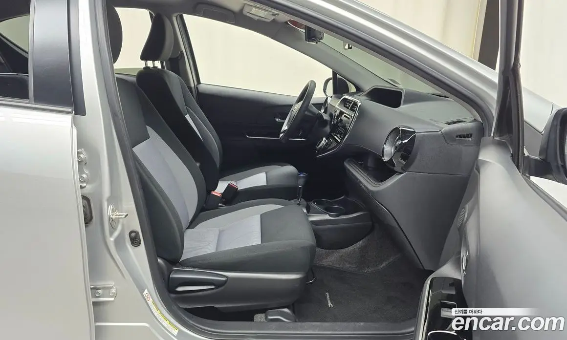 Toyota Prius 2019 1.5 автомат (гидро), фото 16 Toyota Prius 2019 1.5 автомат (гидро), фото 16