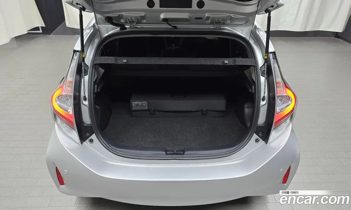 Toyota Prius 2019 1.5 автомат (гидро), фото 26 Toyota Prius 2019 1.5 автомат (гидро), фото 26