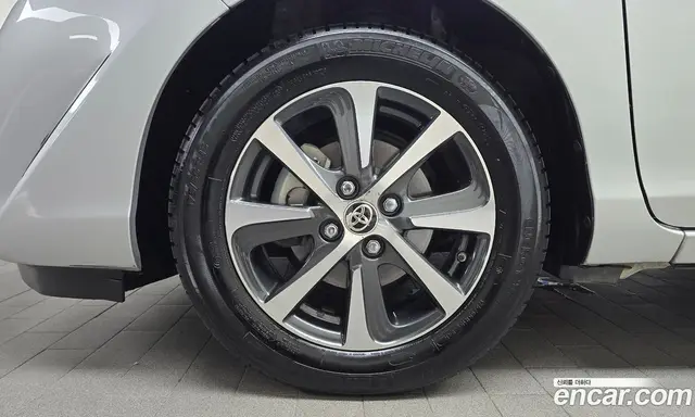 Toyota Prius 2019 1.5 автомат (гидро), миниатюра 5 Toyota Prius 2019 1.5 автомат (гидро), миниатюра 5
