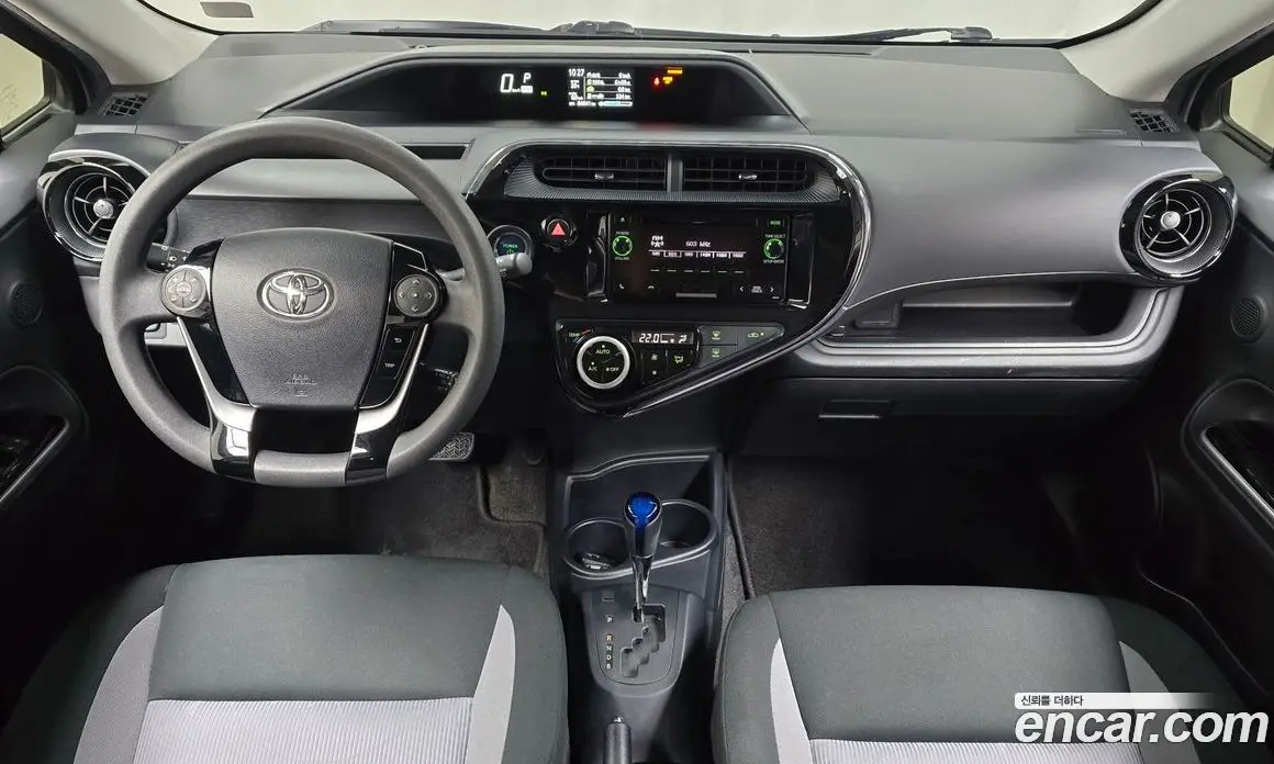 Toyota Prius 2019 1.5 автомат (гидро), фото 10 Toyota Prius 2019 1.5 автомат (гидро), фото 10
