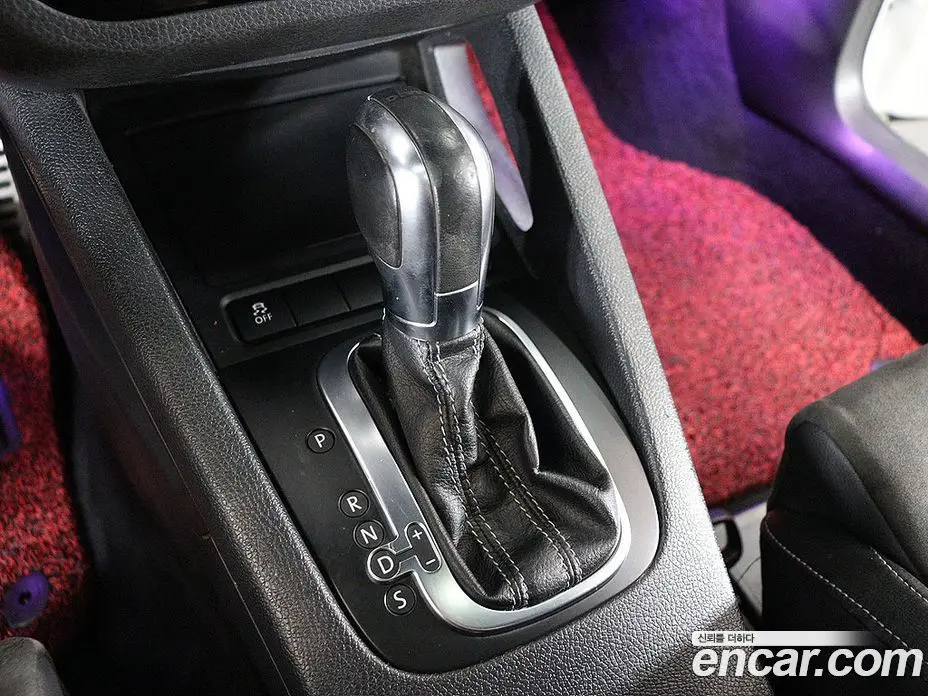 Volkswagen Scirocco 2012 2.0 автомат (гидро), фото 14
