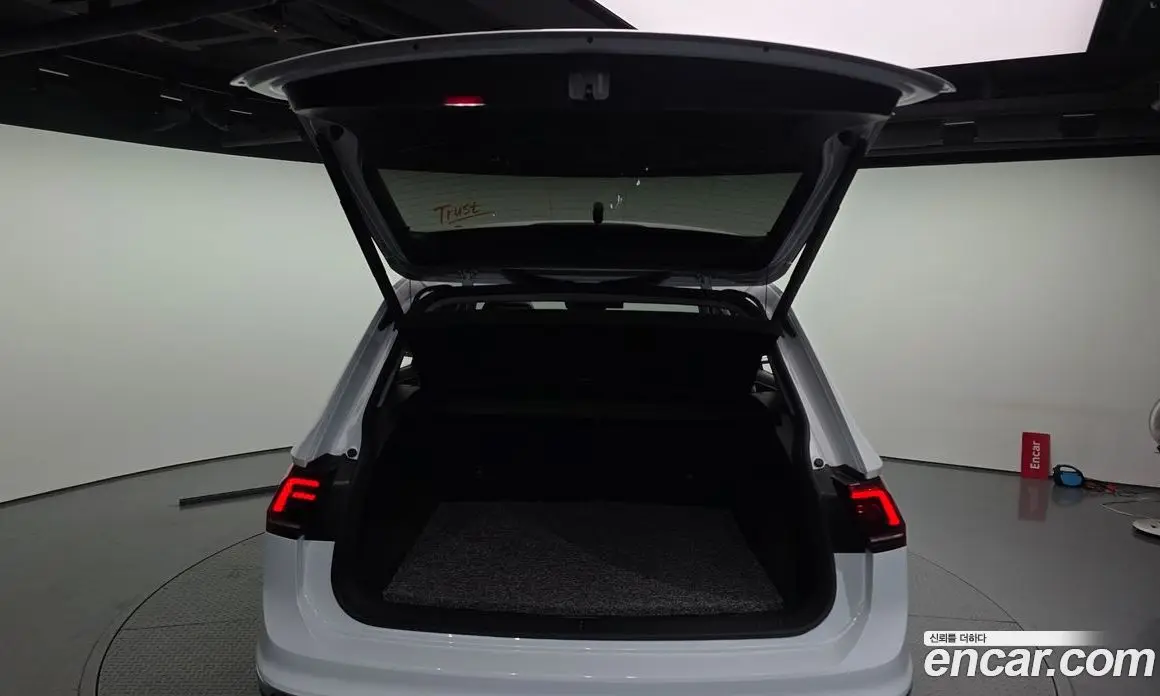 Volkswagen Tiguan 2020 2.0 автомат (гидро), фото 26
