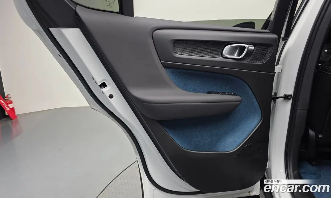 Volvo C40 2022 0.2 автомат (гидро), фото 14