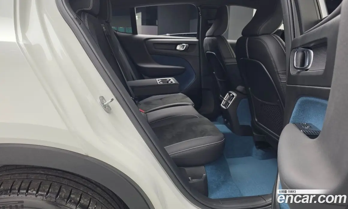 Volvo C40 2022 0.2 автомат (гидро), фото 17