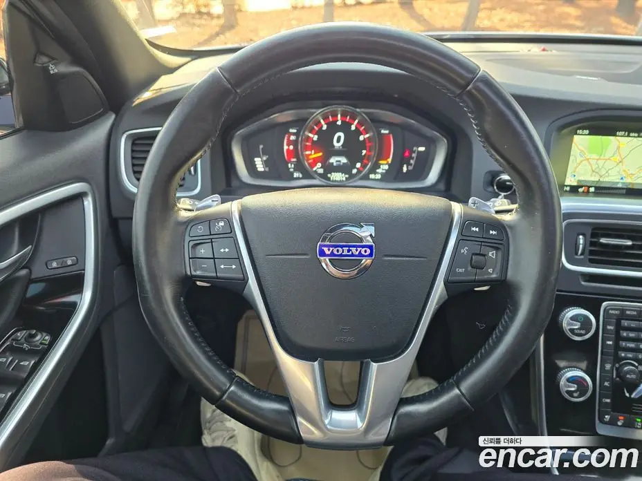 Volvo V60 2016 2.0 автомат (гидро), фото 12
