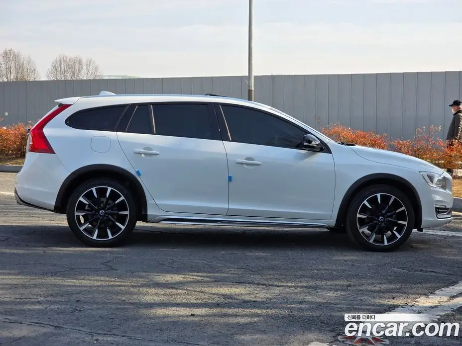 Volvo V60 2016 2.0 автомат (гидро), фото 5