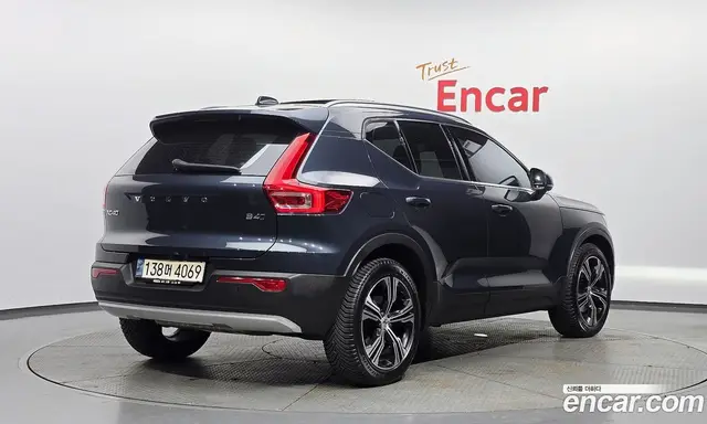 Volvo XC40 2021 2.0 автомат (гидро), миниатюра 2