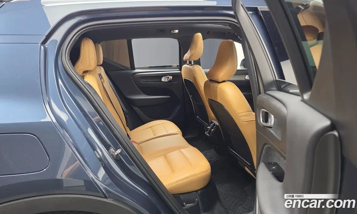Volvo XC40 2021 2.0 автомат (гидро), фото 12
