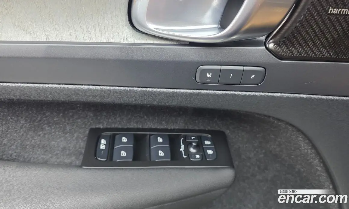 Volvo XC40 2021 2.0 автомат (гидро), фото 13