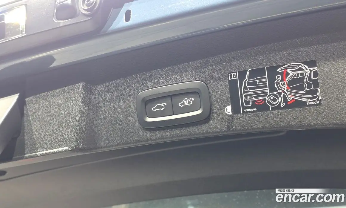 Volvo XC40 2021 2.0 автомат (гидро), фото 20