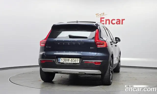 Volvo XC40 2021 2.0 автомат (гидро), миниатюра 4