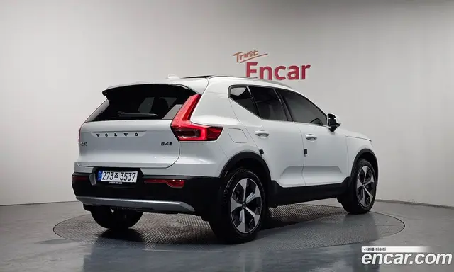 Volvo XC40 2024 2.0 автомат (гидро), миниатюра 2