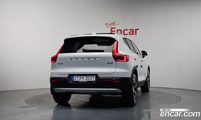 Volvo XC40 2024 2.0 автомат (гидро), миниатюра 4