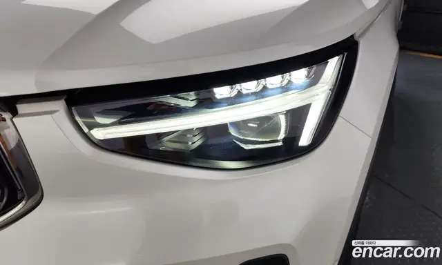 Volvo XC40 2024 2.0 автомат (гидро), миниатюра 8