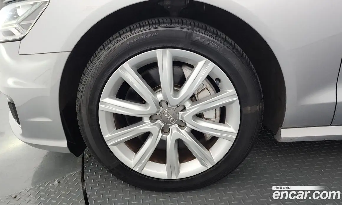 Audi A6 2016 3.0 автомат (гидро), фото 5
