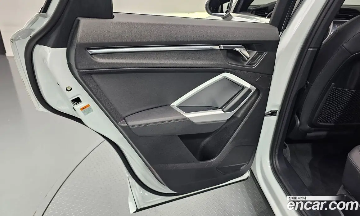 Audi Q3 2022 2.0 автомат (гидро), фото 15