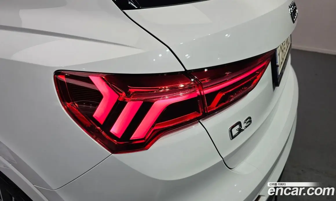 Audi Q3 2022 2.0 автомат (гидро), фото 9